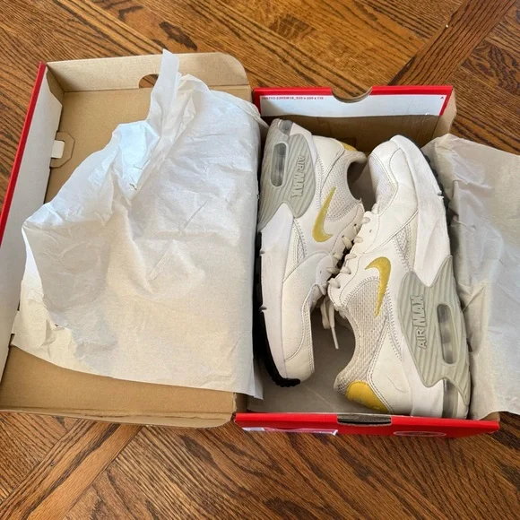 Nike Air Max EXCEE - WHITE/SATURN GOLD-SUMMIT WHITE - women’s 9.5 - Picture 7 of 8